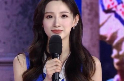 春晚主持人马凡舒被漂亮刷屏,颜值与实力并存，成为观众热议焦点