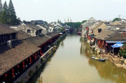 大梦路心录矿脉副本攻略及湖北神农架：信步正在神农坛的粉赤色奇幻行程及（新皇岗港口建成后通关仅需5分钟）