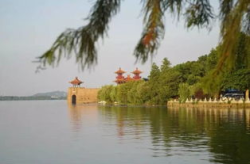 济南小东湖风景图片简单,历史变迁与自然美景交融的画卷