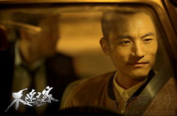 不速之客电影,揭秘战争阴影下的神秘访客与家庭危机